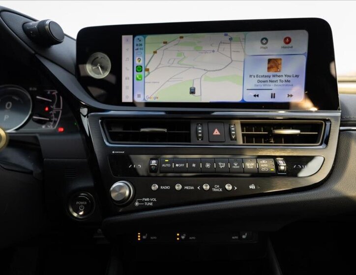 Lexus ES 300h Sedan / Limuzína 2,5 l 160 kw