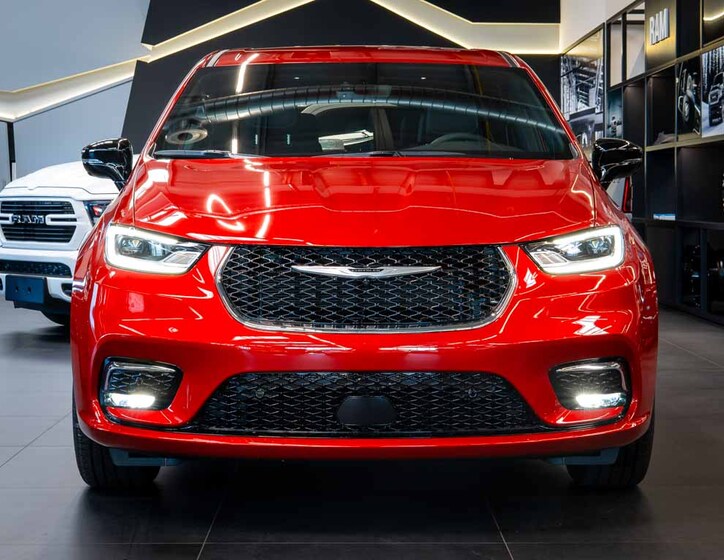 Chrysler Pacifica 12