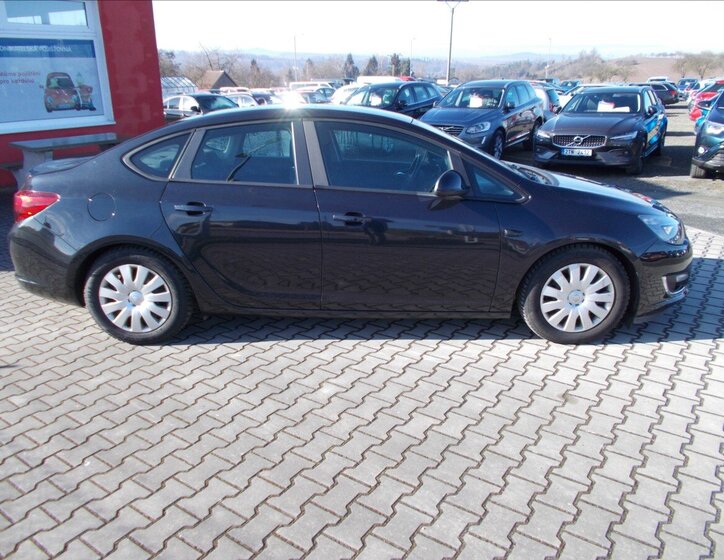 Opel Astra Sedan / Limuzína 1,4 l 103 kw