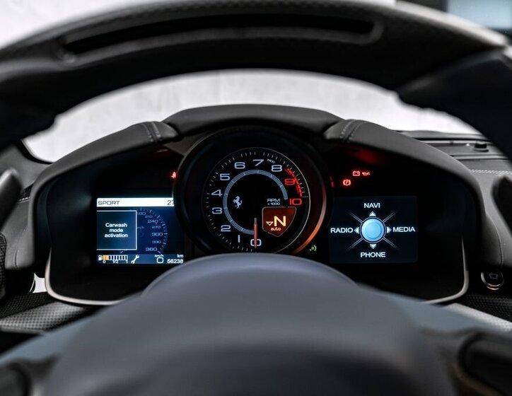 Ferrari F12 Berlinetta 32