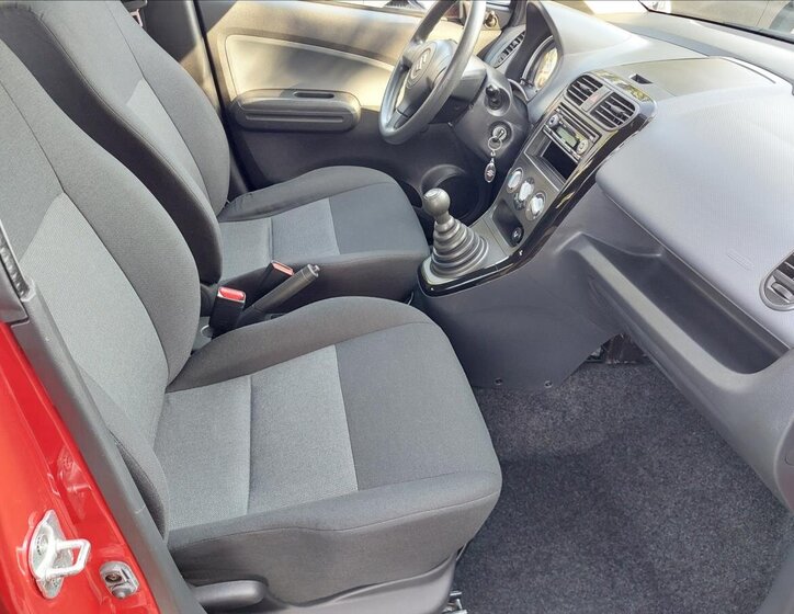 Suzuki Splash Hatchback 996,0 48 kw