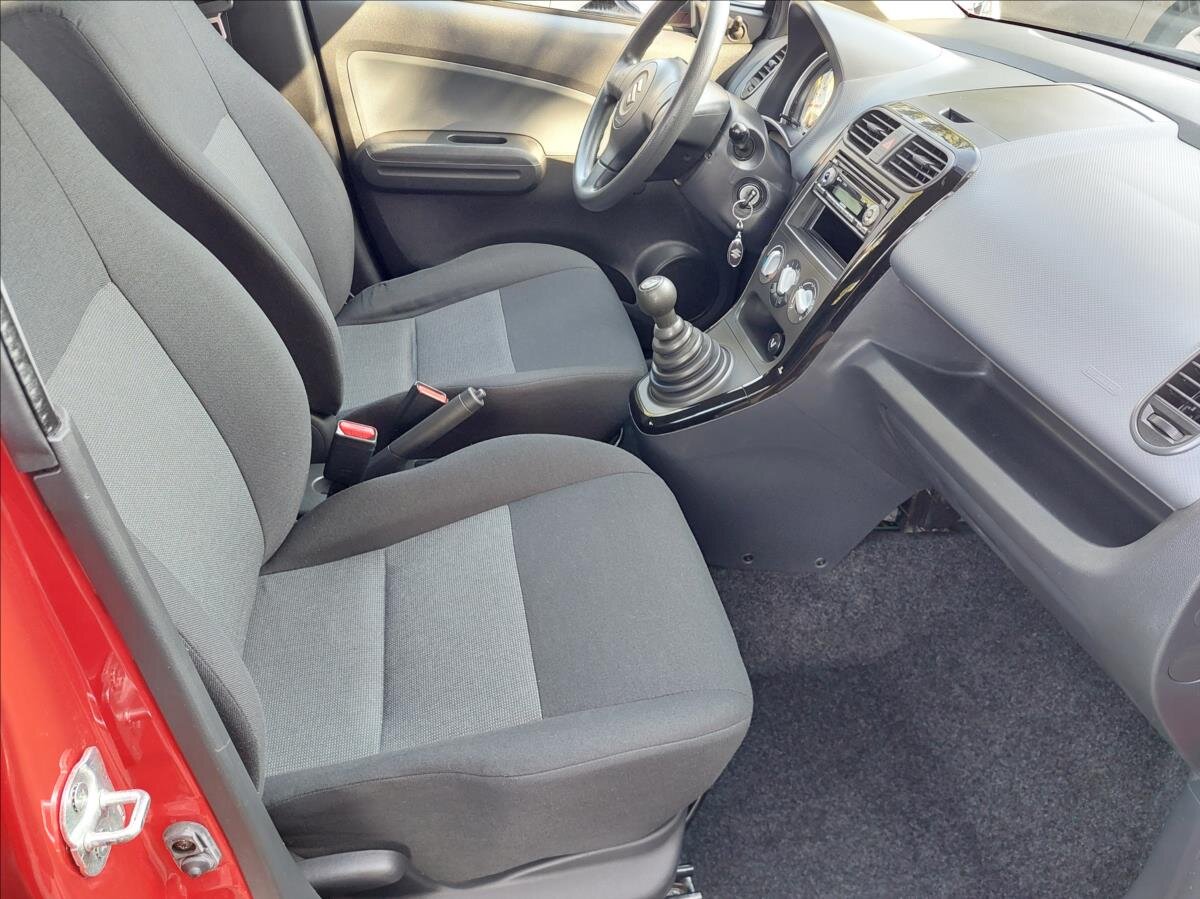 Suzuki Splash Hatchback 996,0 48 kw