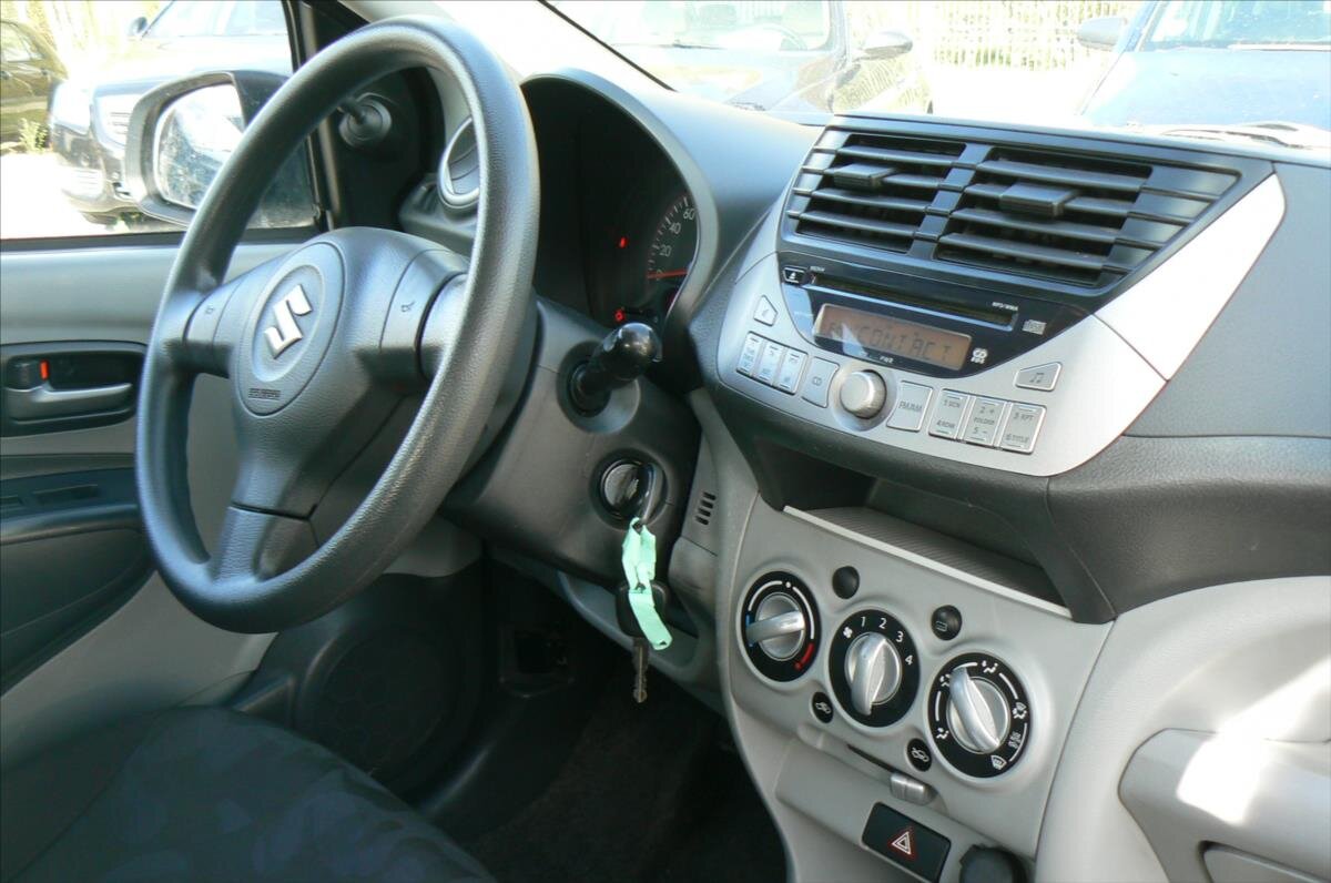 Suzuki Alto Hatchback 996,0 50 kw