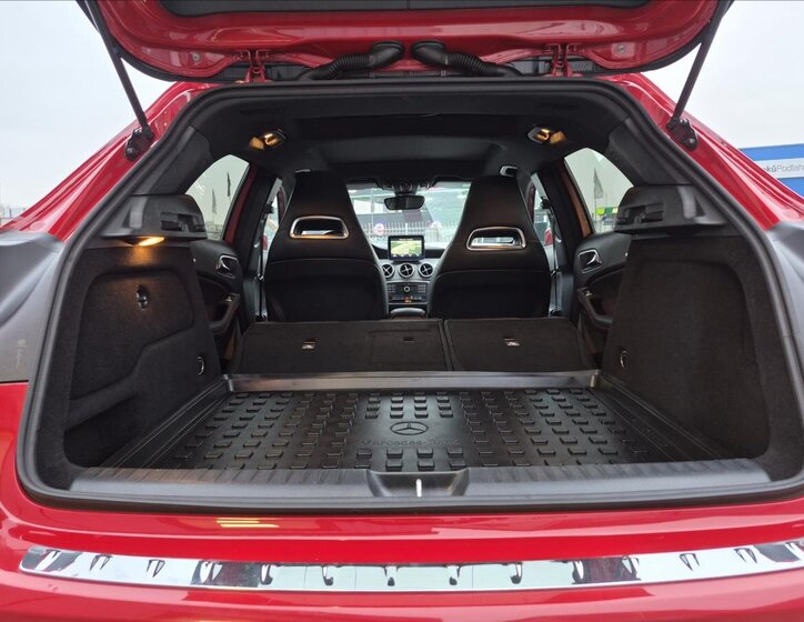 Mercedes-Benz GLA SUV 1,6 l 115 kw