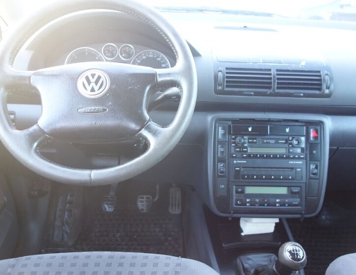 Volkswagen Sharan 8