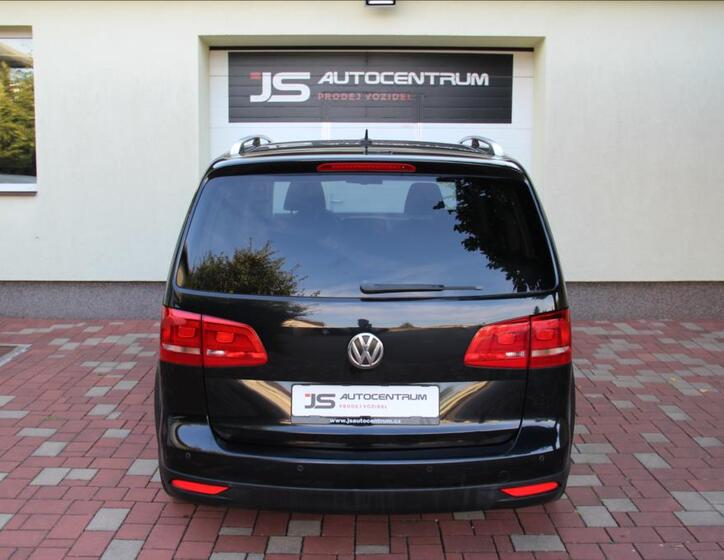 Volkswagen Touran 8