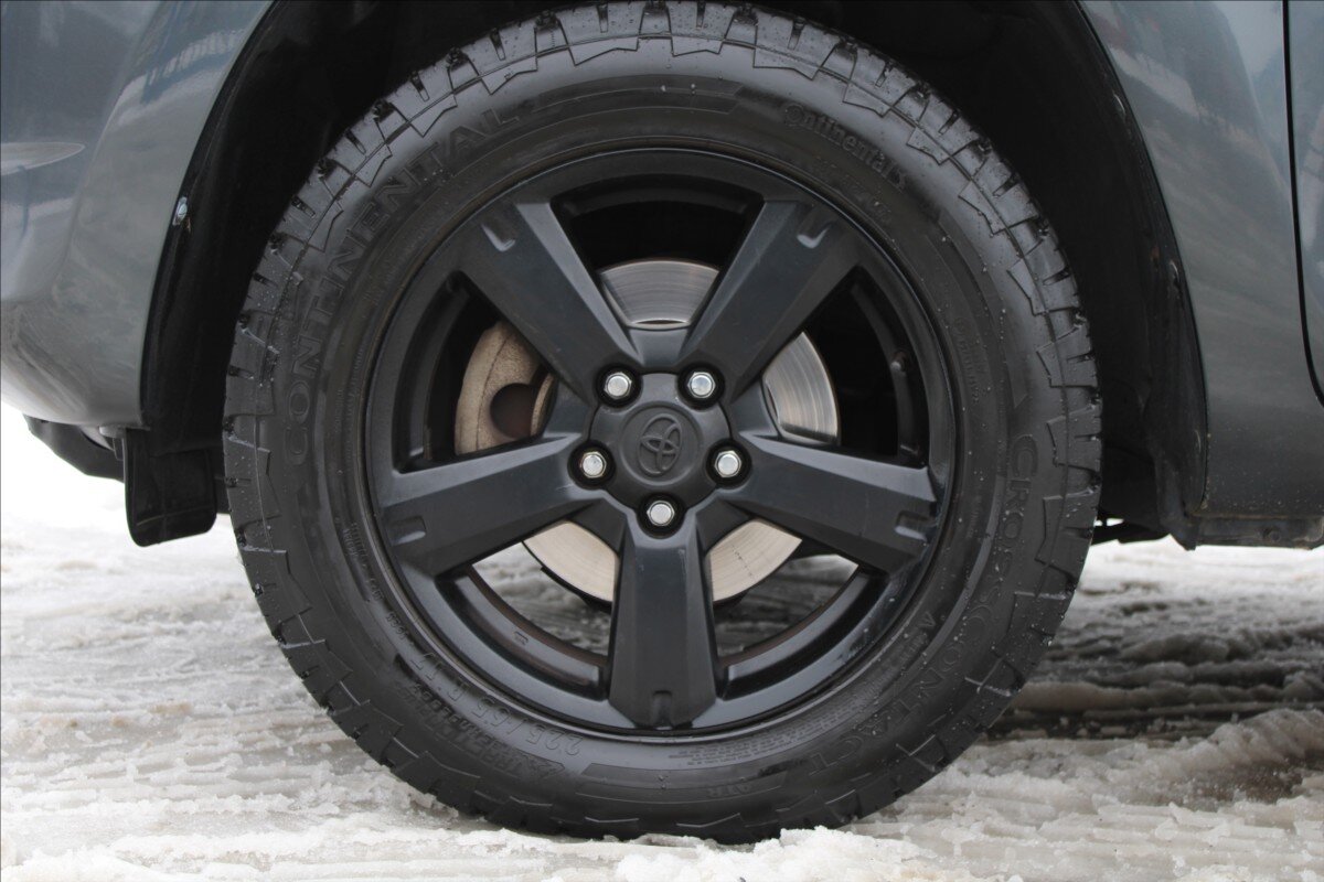 Toyota RAV4 SUV 2,2 l 100 kw