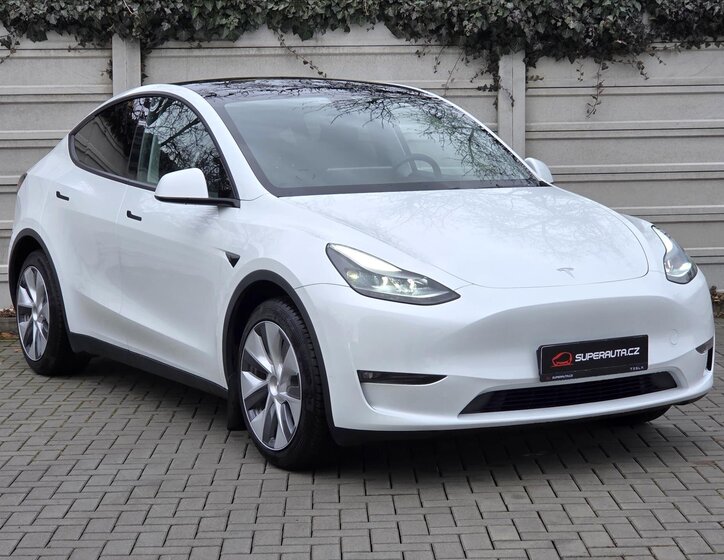 Tesla Model Y SUV / Terénní 0,0 378 kw