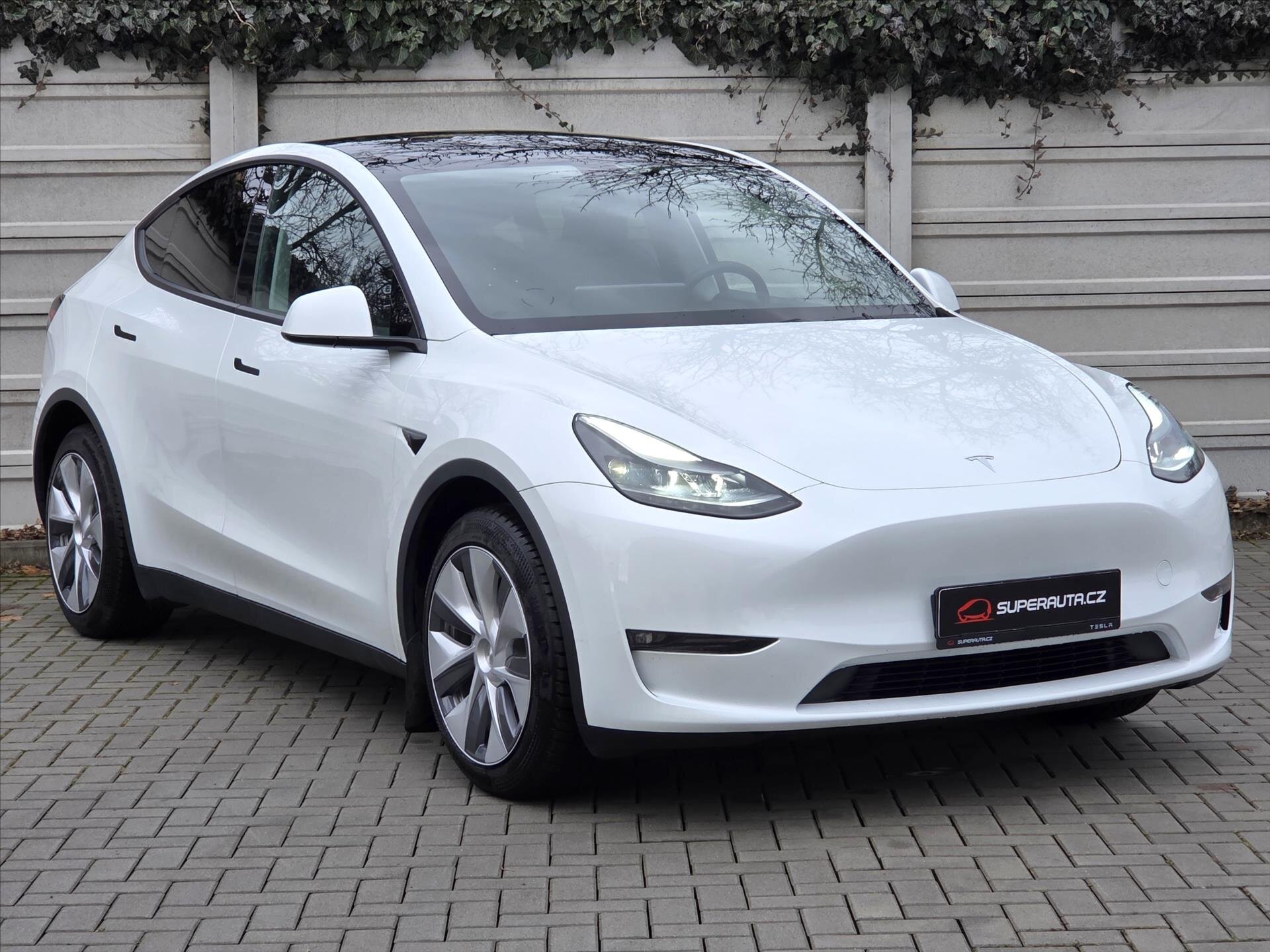 Tesla Model Y SUV / Terénní 0,0 378 kw