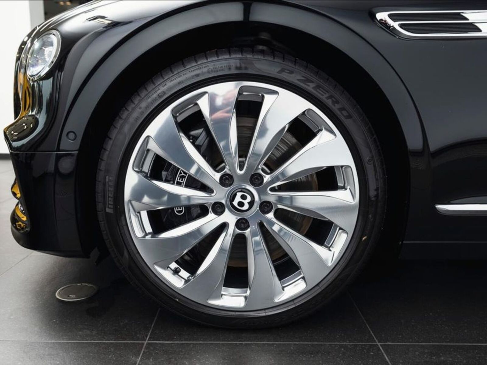 Bentley Flying Spur 24