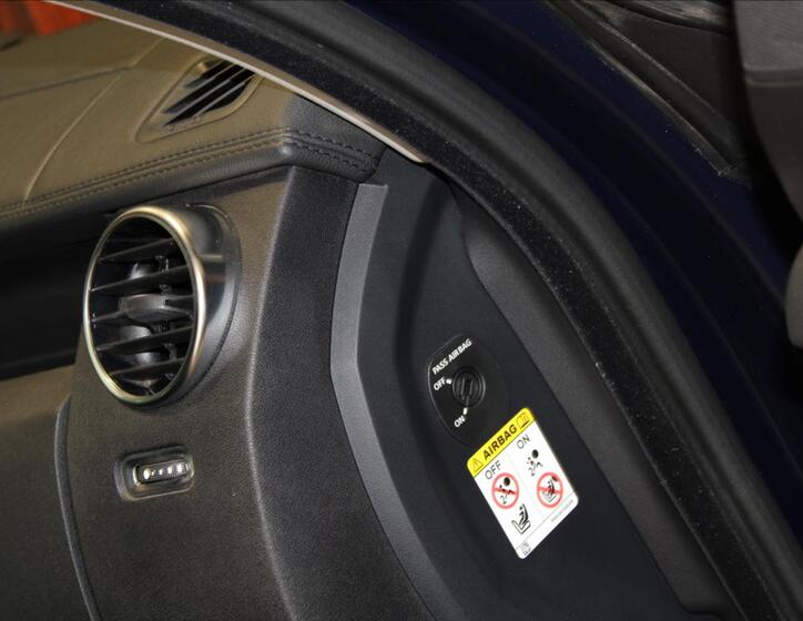 Land Rover Discovery 32