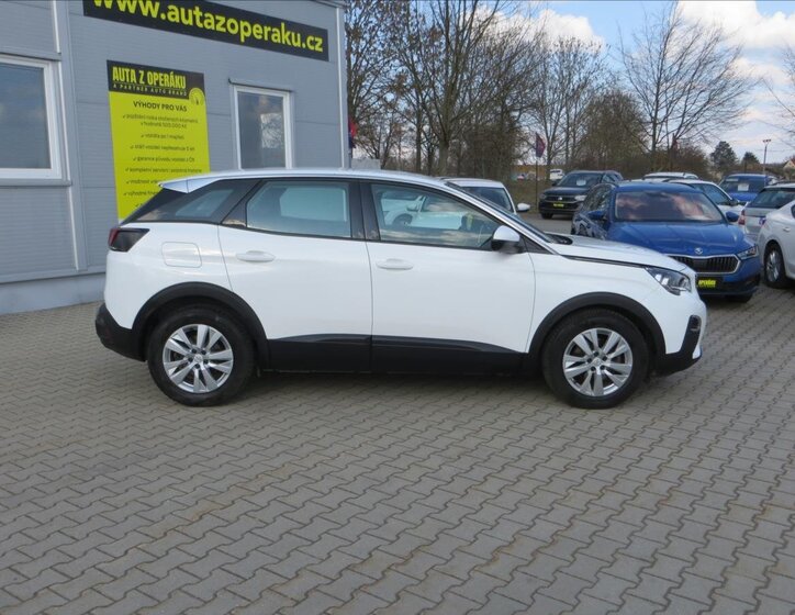 Peugeot 3008 SUV / Terénní 1,5 l 96 kw