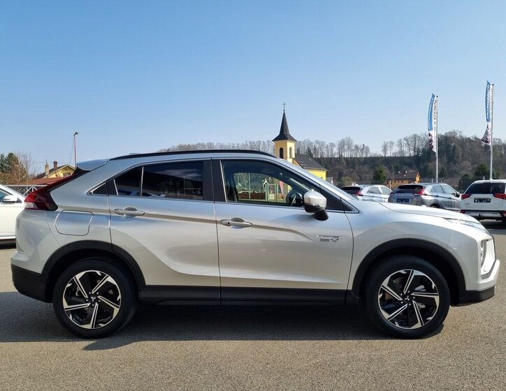 Mitsubishi Ostatní SUV / Terénní 2,4 l 138 kw