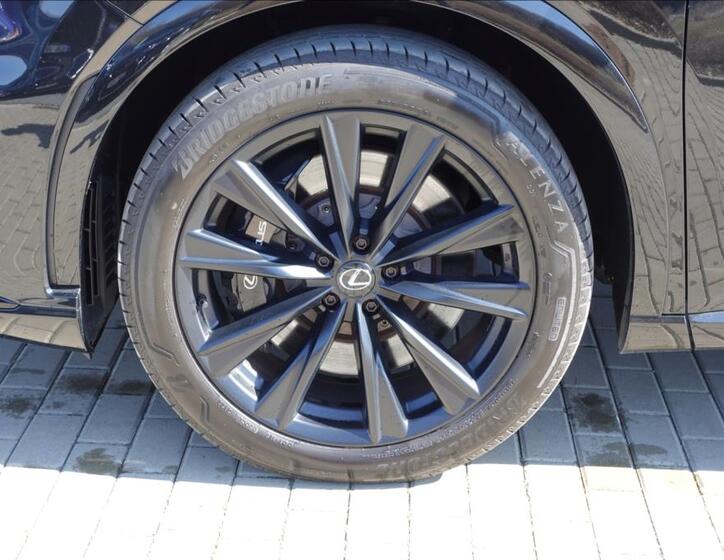 Lexus RX 500h 8