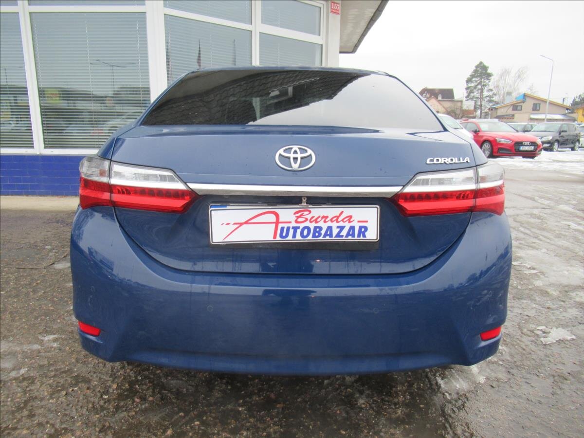 Toyota Corolla Sedan 1,6 l 97 kw