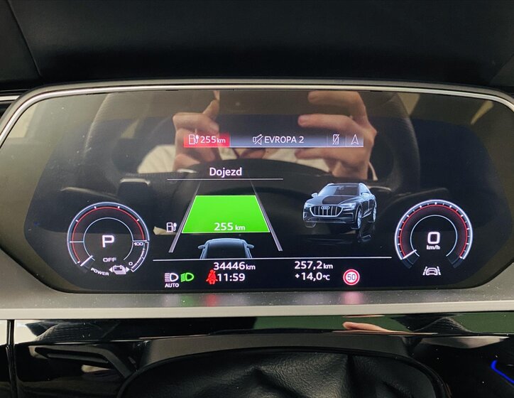 Audi e-tron SUV 0,0 370 kw