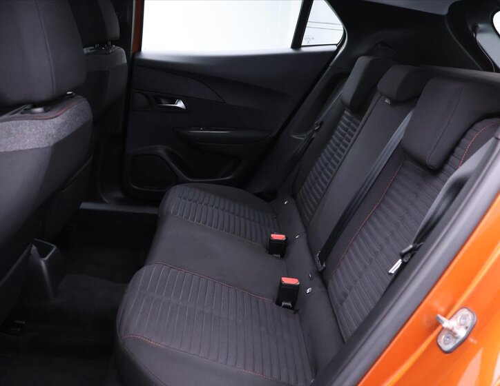 Peugeot 2008 SUV / Terénní 1,2 l 74 kw