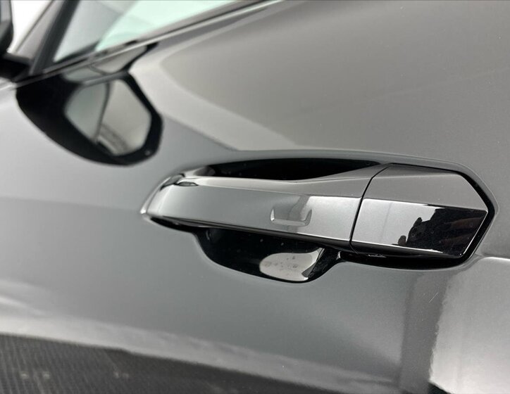 Audi Q8 SUV / Terénní 3,0 l 210 kw