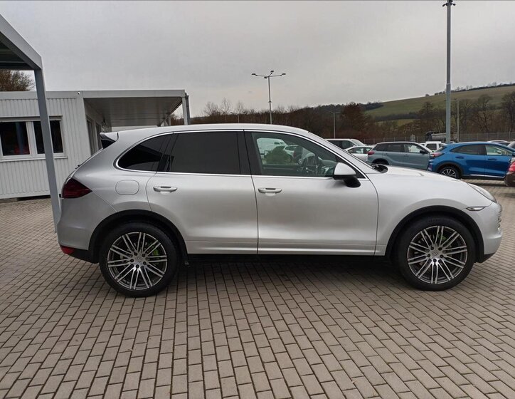 Porsche Cayenne Kombi 3,0 l 180 kw