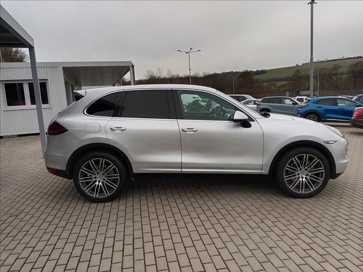 Porsche Cayenne Kombi 3,0 l 180 kw
