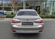Lexus ES 300h 6