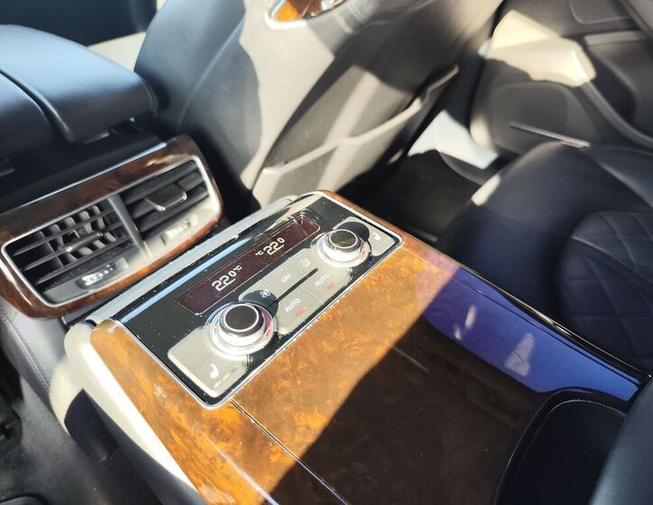 Audi A8 Sedan / Limuzína 3,0 l 190 kw