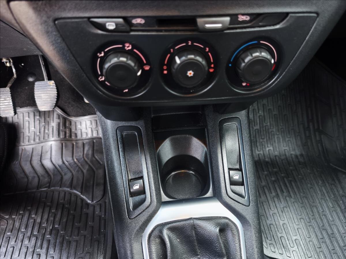 Peugeot 301 Sedan / Limuzína 1,2 l 60 kw