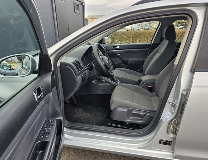 Volkswagen Golf Kombi 2,0 l 77 kw