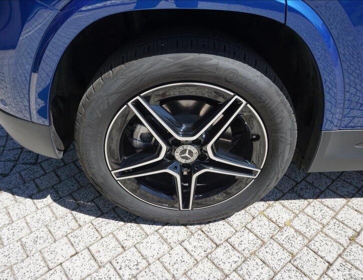 Mercedes-Benz GLA SUV 1,3 l 120 kw