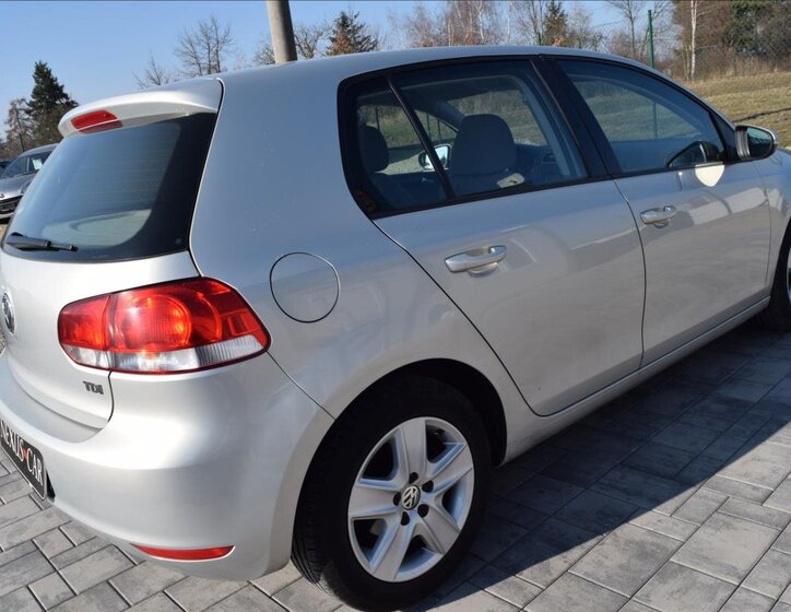 Volkswagen Golf Kombi 1,6 l 66 kw