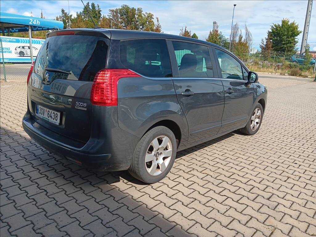 Peugeot 5008 MPV 1,6 l 88 kw
