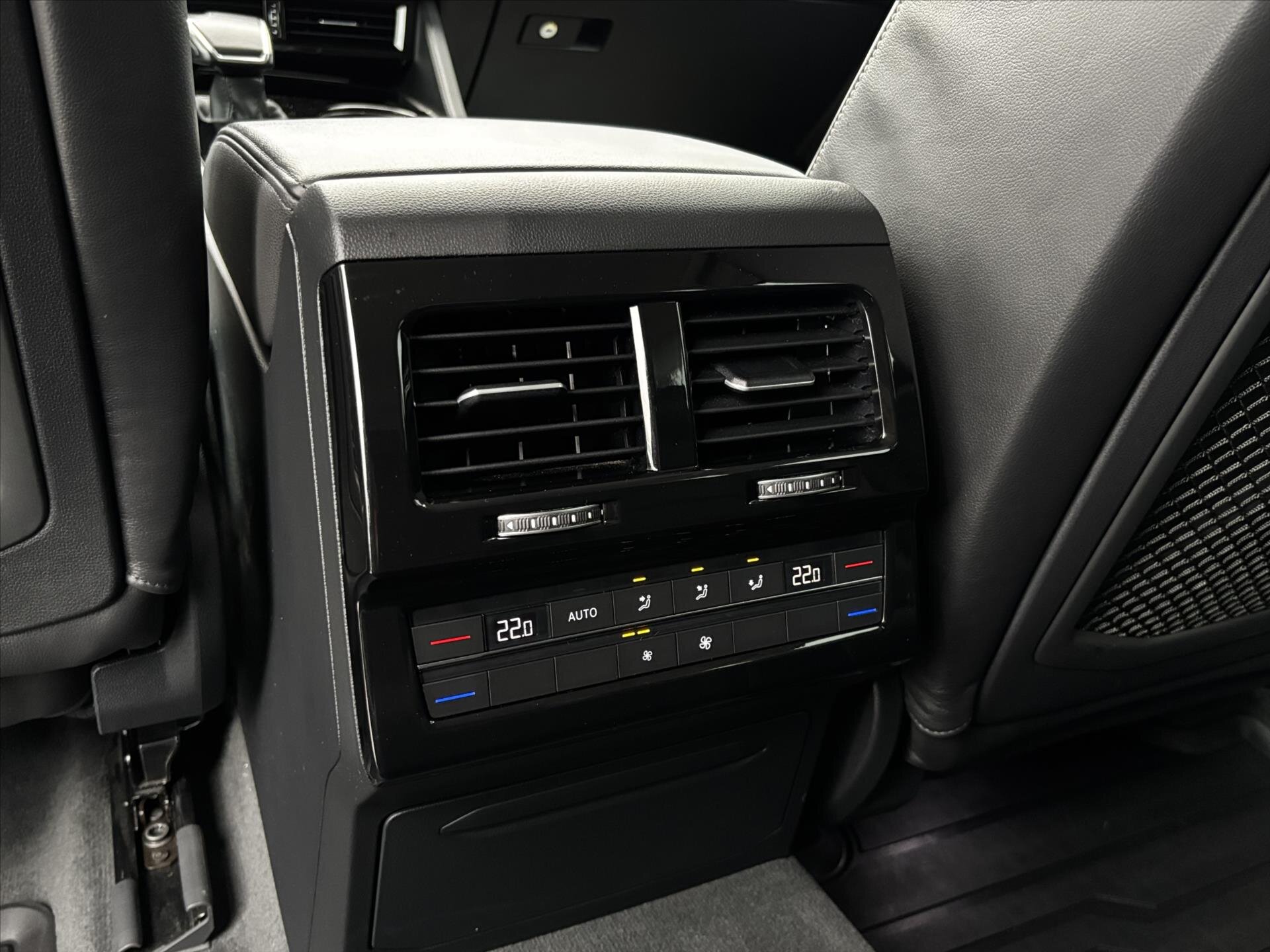 Volkswagen Touareg SUV / Terénní 3,0 l 210 kw