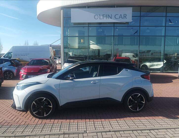 Toyota C-HR 2