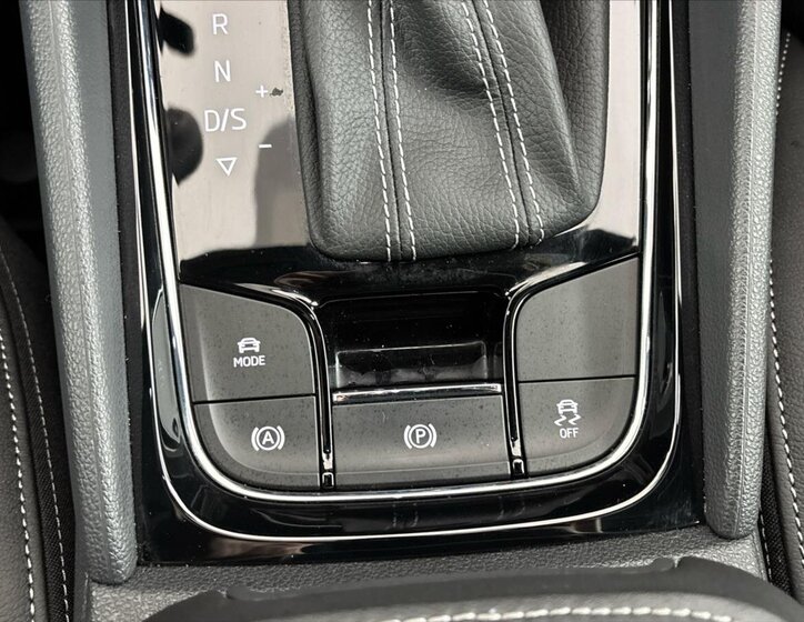 Škoda Karoq SUV / Terénní 1,5 l 110 kw