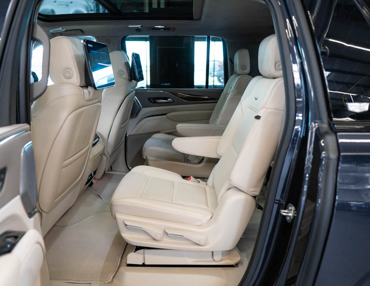 Cadillac Escalade 37