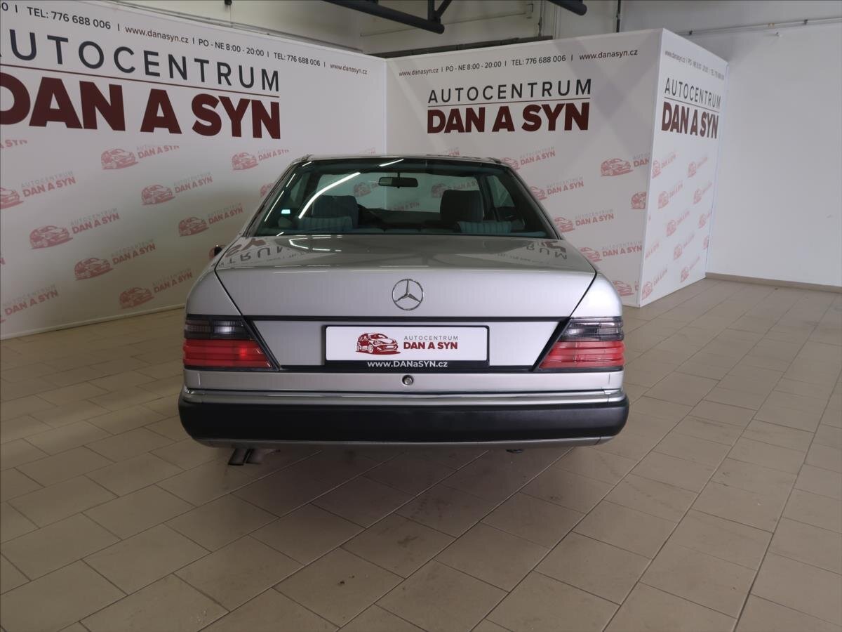 Mercedes-Benz 124 Kupé 3,0 l 162 kw