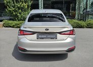 Lexus ES 300h Sedan / Limuzína 2,5 l 160 kw