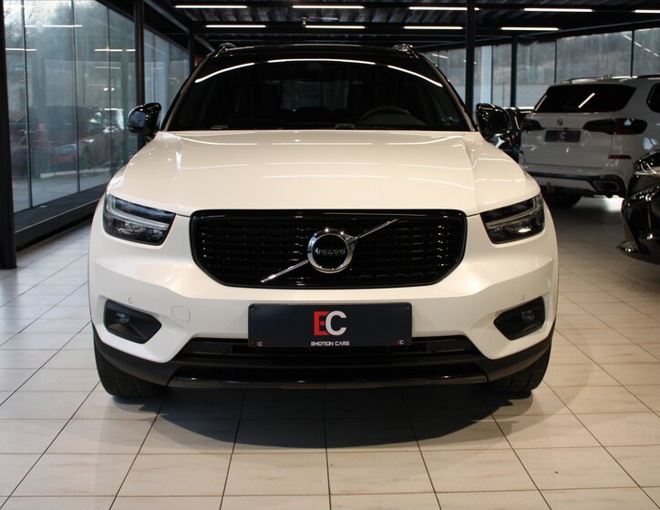 Volvo XC40 SUV / Terénní 2,0 l 140 kw