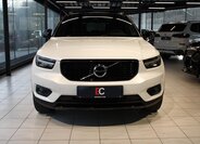 Volvo XC40 SUV / Terénní 2,0 l 140 kw