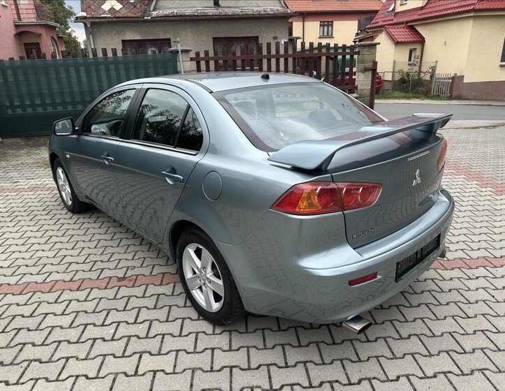 Mitsubishi Lancer Sedan / Limuzína 1,8 l 105 kw