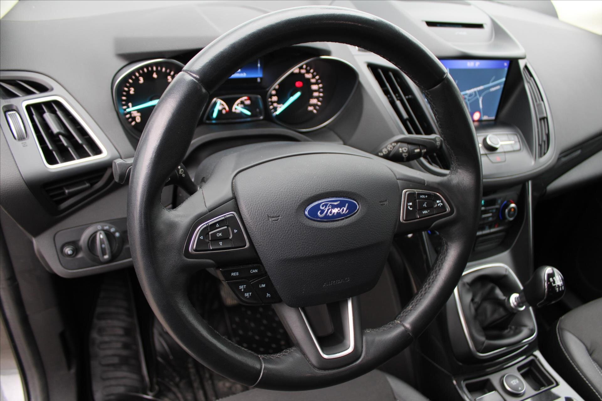 Ford Kuga SUV 1,5 l 110 kw