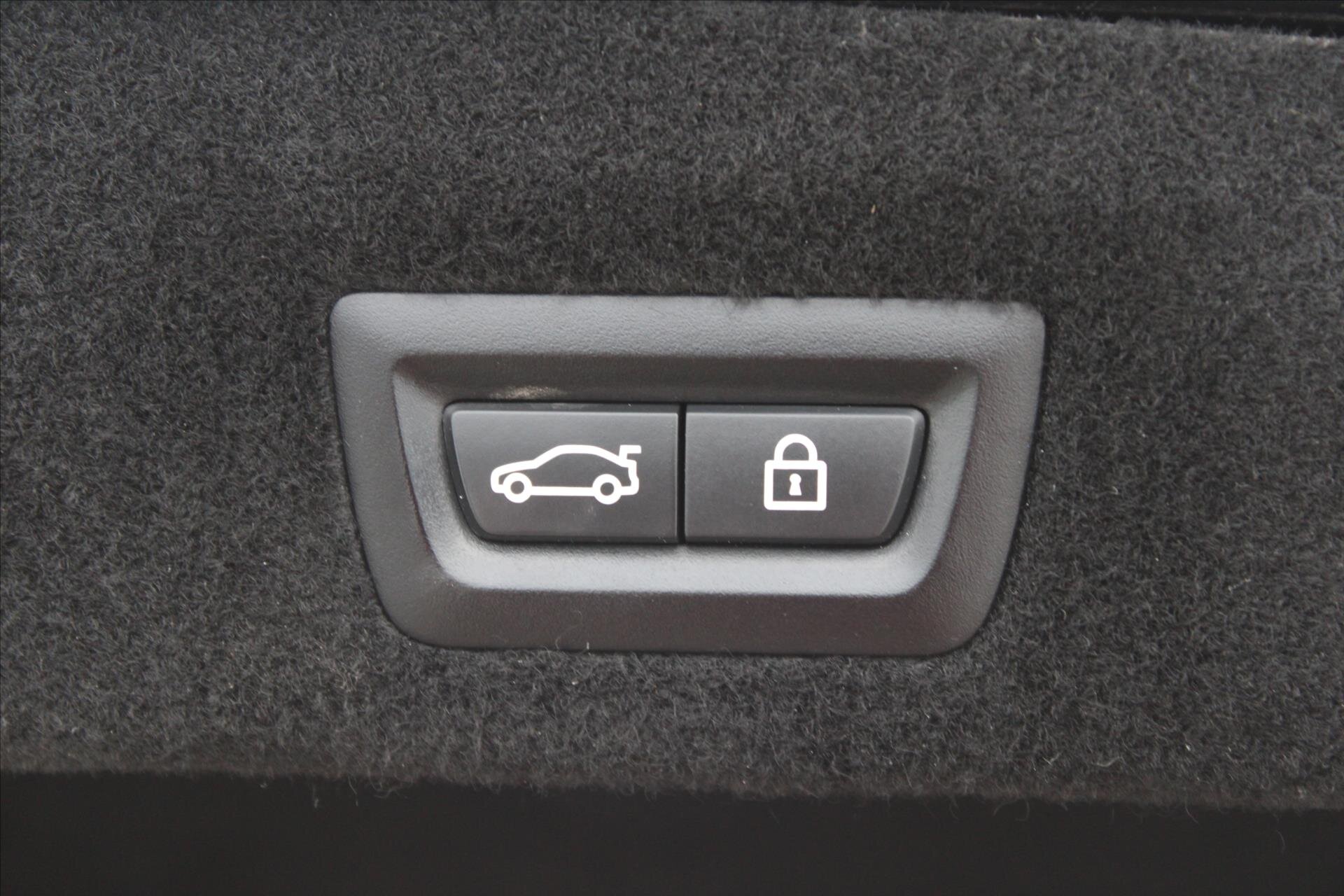 BMW Řada 7 Sedan / Limuzína 3,0 l 195 kw