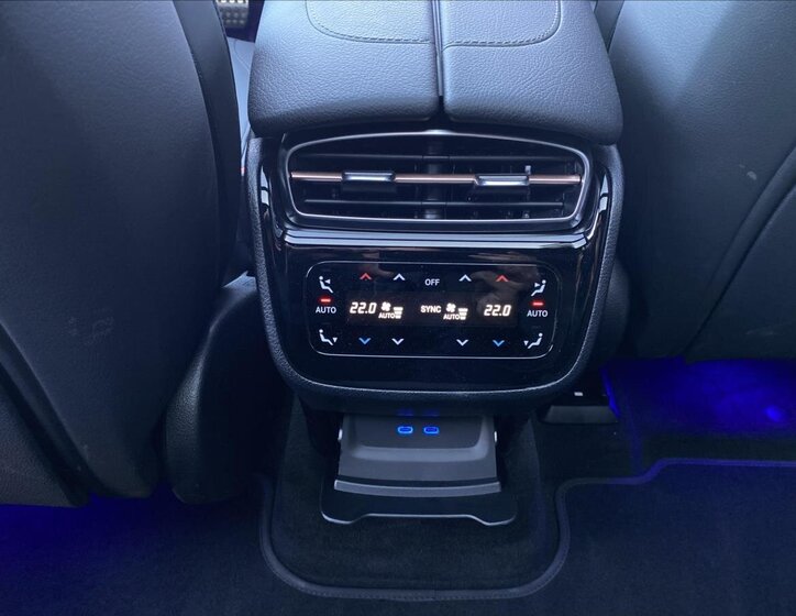 Mercedes-Benz EQE 26