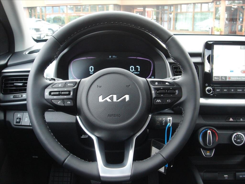 KIA Stonic SUV 1,2 l 58 kw