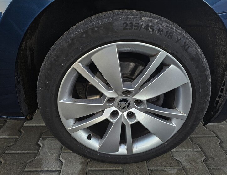 Škoda Superb Kombi 2,0 l 140 kw