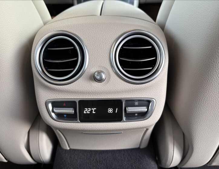 Mercedes-Benz Třídy E 28