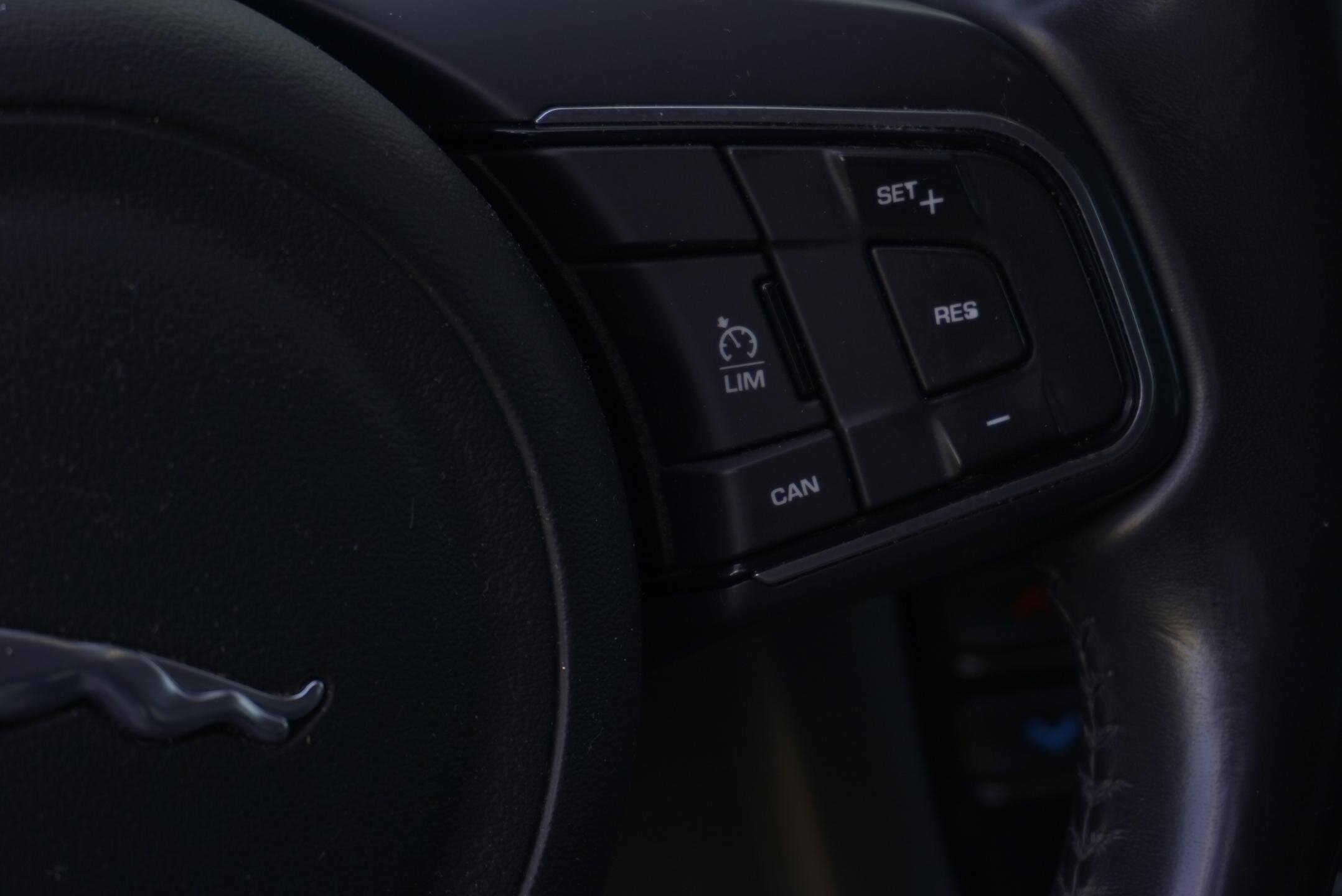 Jaguar F-Pace SUV / Terénní 2,0 l 184 kw