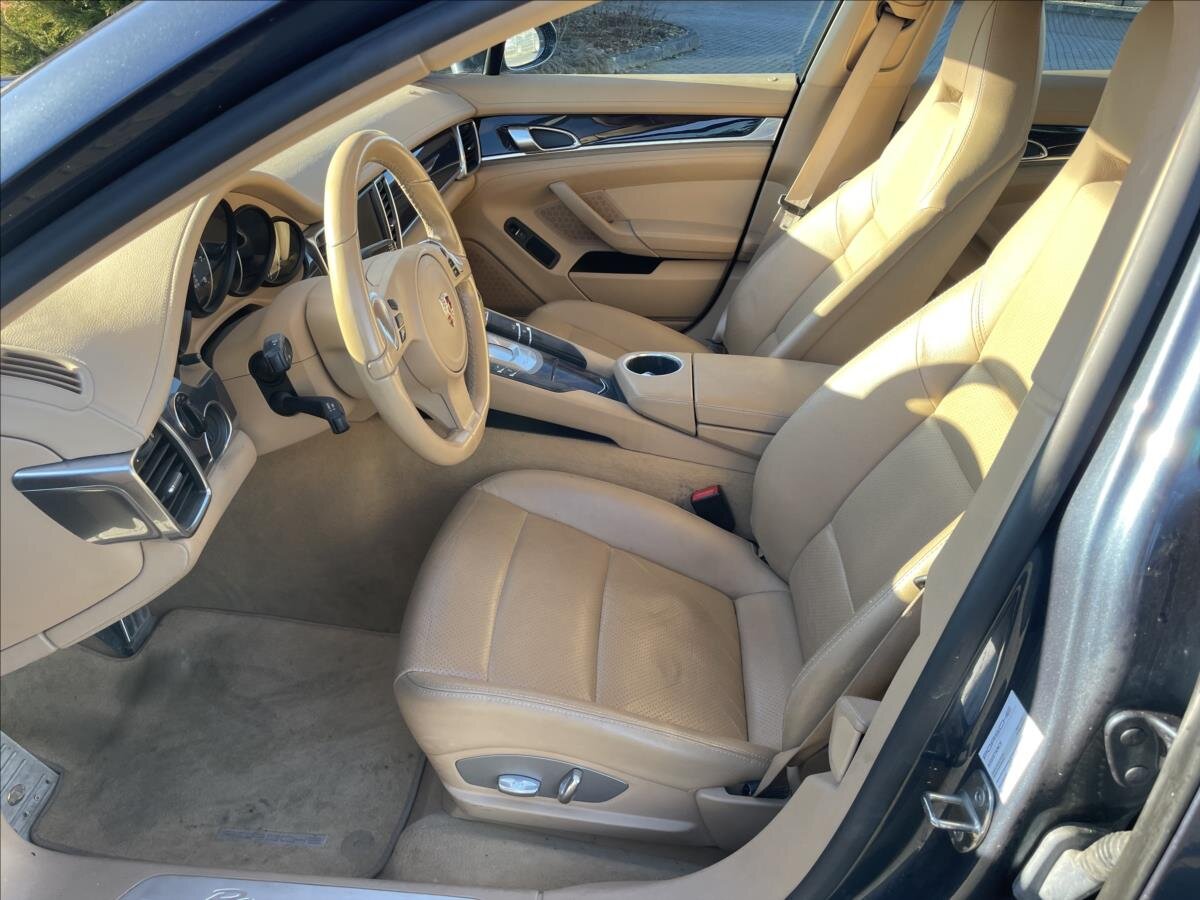 Porsche Panamera Hatchback 3,6 l 220 kw