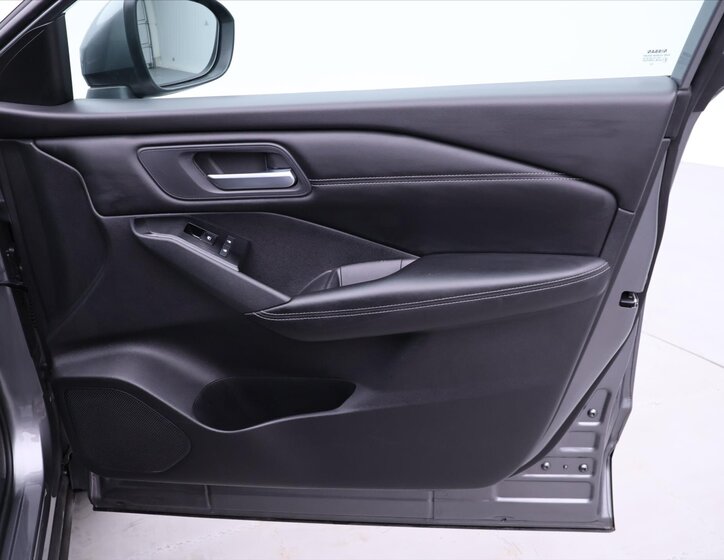 Nissan Qashqai SUV 1,3 l 103 kw