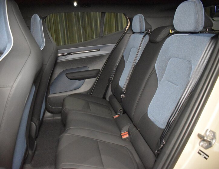 Volvo EX30 SUV / Terénní 0,0 315 kw